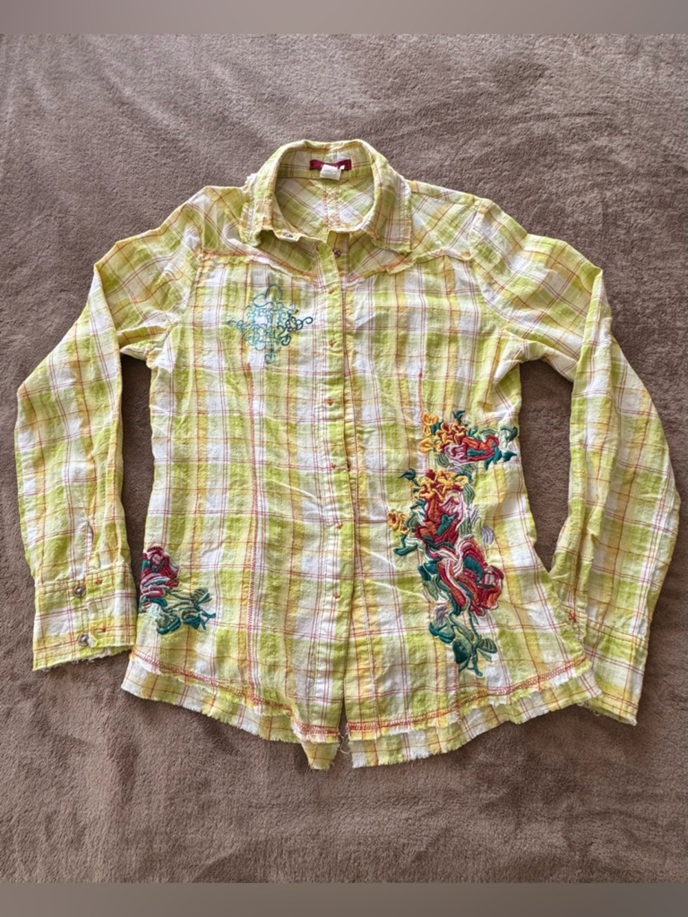 Yellow Green Plaid Button-Down Shirt with Floral Embroidery size medium